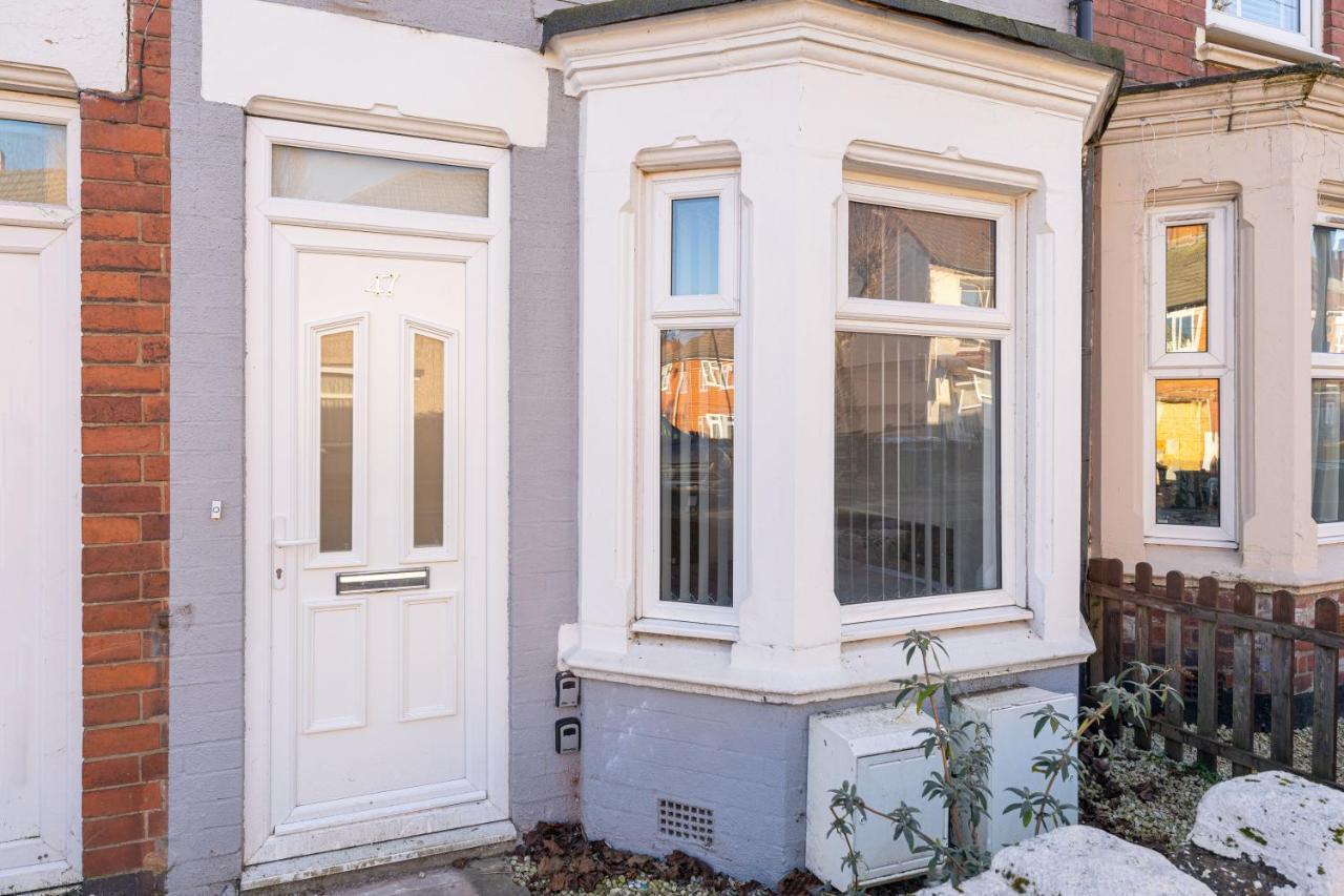 Stylish 5-Bed Home, Each With En-Suite And Own Tv Coventry Exterior foto